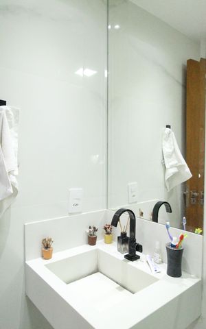Casa de condomínio à venda com 219m², 3 quartos e 1 vagaÁrea de serviço - Banheiro
