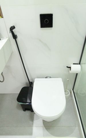 Casa de condomínio à venda com 219m², 3 quartos e 1 vagaÁrea de serviço - Banheiro