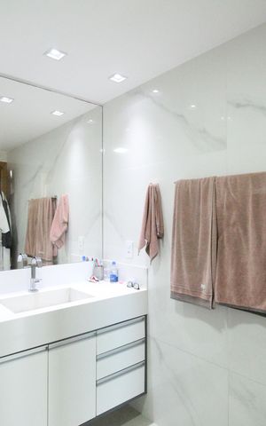 Casa de condomínio à venda com 219m², 3 quartos e 1 vagaBanheiro da suíte