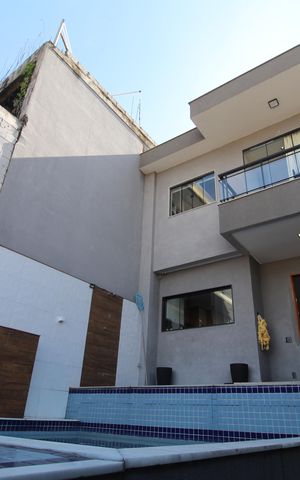 Casa de condomínio à venda com 219m², 3 quartos e 1 vagaFrente da casa