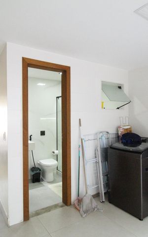 Casa de condomínio à venda com 219m², 3 quartos e 1 vagaÁrea de serviço