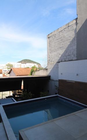 Casa de condomínio à venda com 219m², 3 quartos e 1 vagaPiscina