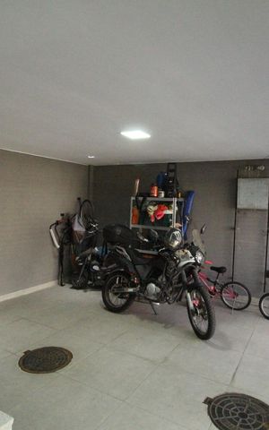 Casa de condomínio à venda com 219m², 3 quartos e 1 vagaGaragem