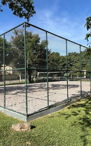 Casa de condomínio à venda com 219m², 3 quartos e 1 vaga Casa de condomínio à venda com 219m², 3 quartos e 1 vagaÁrea comum - Quadra