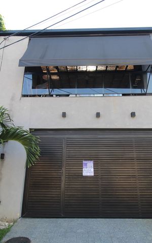 Casa de condomínio à venda com 219m², 3 quartos e 1 vagaFachada
