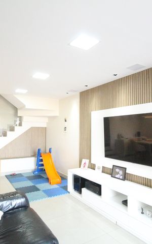 Casa de condomínio à venda com 219m², 3 quartos e 1 vagaSala
