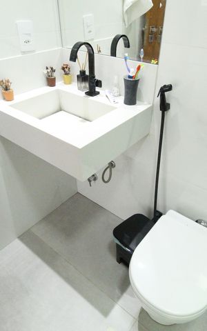 Casa de condomínio à venda com 219m², 3 quartos e 1 vagaÁrea de serviço - Banheiro