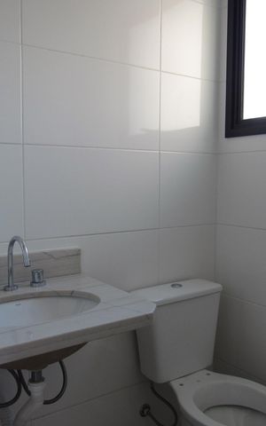 Apartamento à venda com 82m², 2 quartos e 2 vagasBanheiro da Suíte