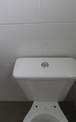Apartamento à venda com 82m², 2 quartos e 2 vagasBanheiro da Suíte