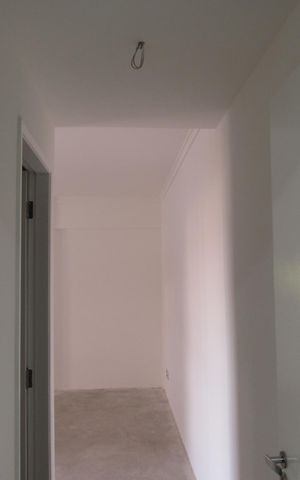 Apartamento à venda com 82m², 2 quartos e 2 vagasCorredor