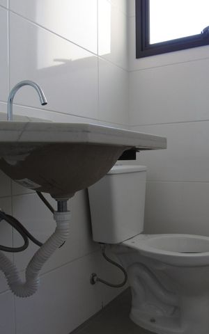 Apartamento à venda com 82m², 2 quartos e 2 vagasBanheiro da Suíte