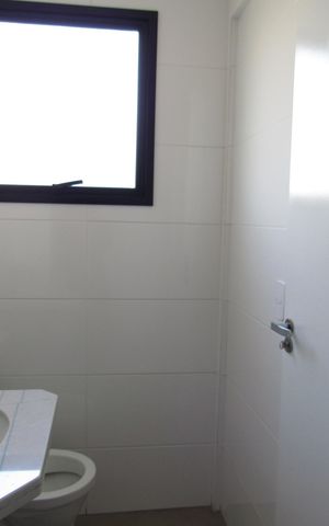 Apartamento à venda com 82m², 2 quartos e 2 vagasBanheiro da Suíte