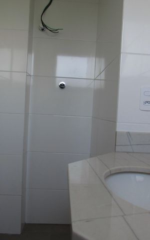 Apartamento à venda com 82m², 2 quartos e 2 vagasBanheiro da Suíte