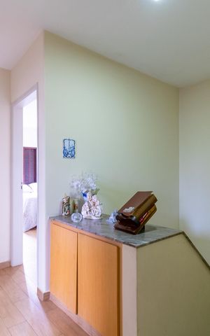 Casa à venda com 200m², 4 quartos e 3 vagas Casa à venda com 200m², 4 quartos e 3 vagasCorredor