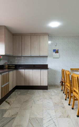 Casa à venda com 200m², 4 quartos e 3 vagas Casa à venda com 200m², 4 quartos e 3 vagasCozinha