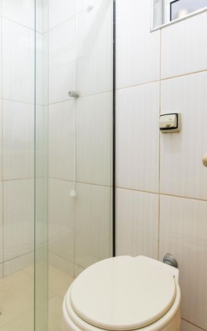 Casa à venda com 200m², 4 quartos e 3 vagas Casa à venda com 200m², 4 quartos e 3 vagasPorão - Banheiro do Salão de festas
