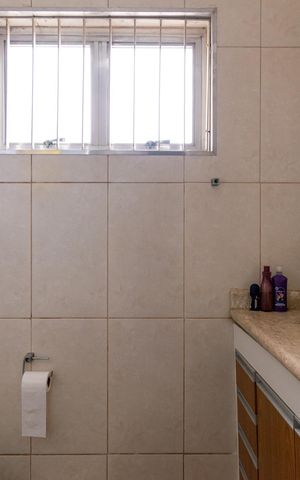 Casa à venda com 200m², 4 quartos e 3 vagas Casa à venda com 200m², 4 quartos e 3 vagasBanheiro Social