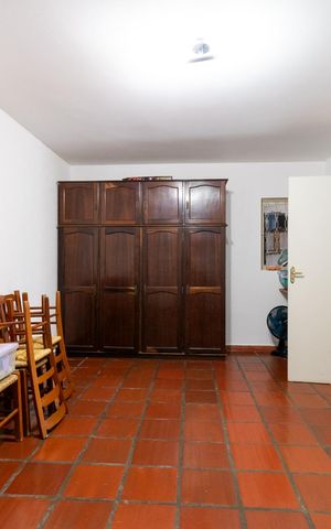 Casa à venda com 200m², 4 quartos e 3 vagas Casa à venda com 200m², 4 quartos e 3 vagasPorão - Quarto do Salão de festas