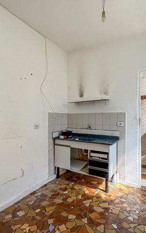 Casa à venda com 367m², 2 quartos e 2 vagas Casa à venda com 367m², 2 quartos e 2 vagasCozinha Edícula