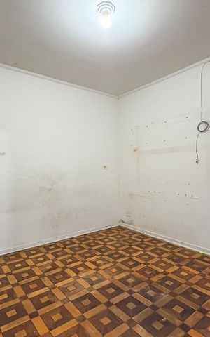 Casa à venda com 367m², 2 quartos e 2 vagas Casa à venda com 367m², 2 quartos e 2 vagasSala
