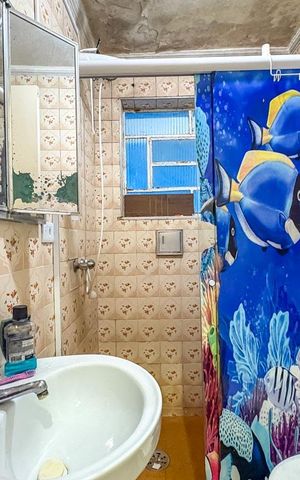 Casa à venda com 367m², 2 quartos e 2 vagas Casa à venda com 367m², 2 quartos e 2 vagasBanheiro