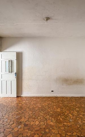 Casa à venda com 367m², 2 quartos e 2 vagas Casa à venda com 367m², 2 quartos e 2 vagasQuarto Edícula