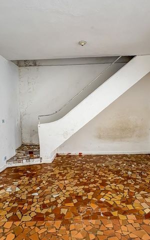 Casa à venda com 367m², 2 quartos e 2 vagas Casa à venda com 367m², 2 quartos e 2 vagasQuarto Edícula