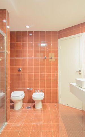 Apartamento à venda com 245m², 3 quartos e 4 vagas Apartamento à venda com 245m², 3 quartos e 4 vagasBanheiro da Suíte