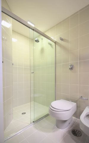 Apartamento à venda com 245m², 3 quartos e 4 vagas Apartamento à venda com 245m², 3 quartos e 4 vagasBanheiro 2