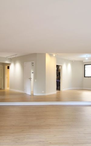 Apartamento à venda com 245m², 3 quartos e 4 vagas Apartamento à venda com 245m², 3 quartos e 4 vagasSala