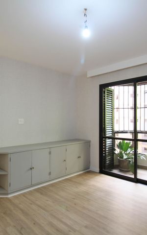 Apartamento à venda com 245m², 3 quartos e 4 vagas Apartamento à venda com 245m², 3 quartos e 4 vagasSuíte