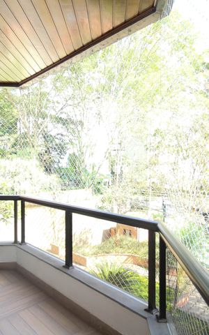 Apartamento à venda com 245m², 3 quartos e 4 vagas Apartamento à venda com 245m², 3 quartos e 4 vagasVaranda