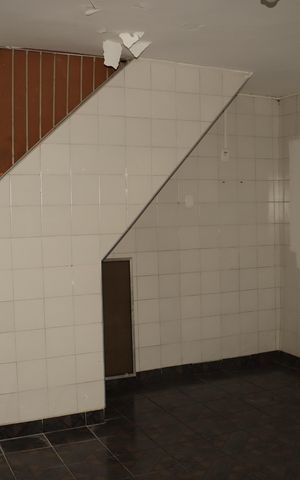 Casa à venda com 310m², 2 quartos e 2 vagasÁrea de serviço