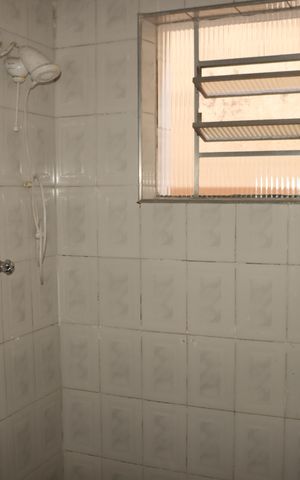 Casa à venda com 310m², 2 quartos e 2 vagasBanheiro 1