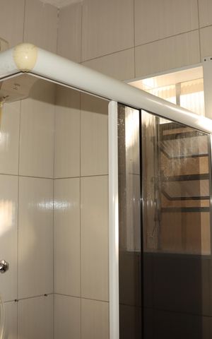 Casa à venda com 310m², 2 quartos e 2 vagasBanheiro 2