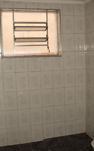 Casa à venda com 310m², 2 quartos e 2 vagasBanheiro 1