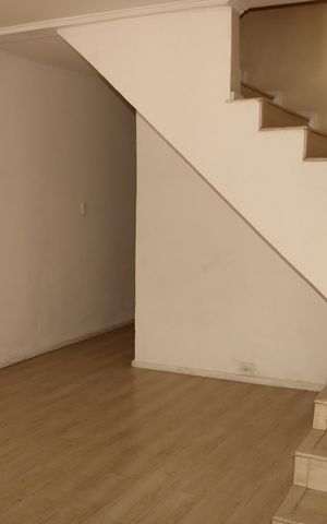 Casa à venda com 310m², 2 quartos e 2 vagasSala