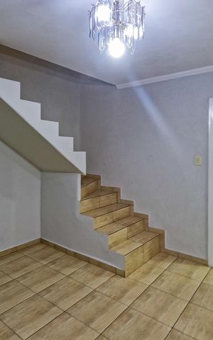 Casa à venda com 310m², 6 quartos e sem vagaSala