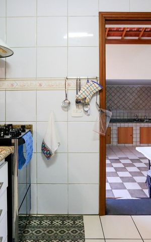 Casa à venda com 170m², 3 quartos e 3 vagas Casa à venda com 170m², 3 quartos e 3 vagasCozinha