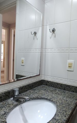 Apartamento à venda com 100m², 3 quartos e 2 vagas Apartamento à venda com 100m², 3 quartos e 2 vagasBanheiro Social