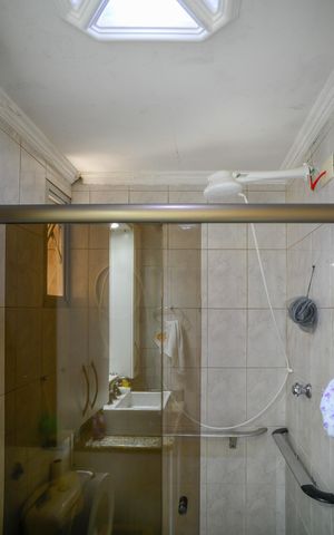 Apartamento à venda com 54m², 2 quartos e 1 vaga Apartamento à venda com 54m², 2 quartos e 1 vagaBanheiro