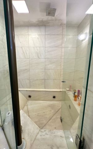 Apartamento à venda com 420m², 4 quartos e 6 vagas Apartamento à venda com 420m², 4 quartos e 6 vagasBanheiro da Suíte 3