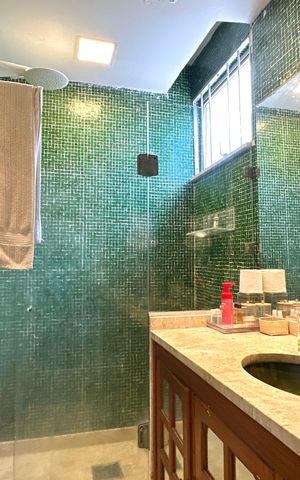 Apartamento à venda com 420m², 4 quartos e 6 vagas Apartamento à venda com 420m², 4 quartos e 6 vagasBanheiro da Suíte 2