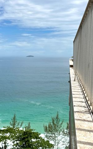 Apartamento à venda com 420m², 4 quartos e 6 vagas Apartamento à venda com 420m², 4 quartos e 6 vagasCobertura
