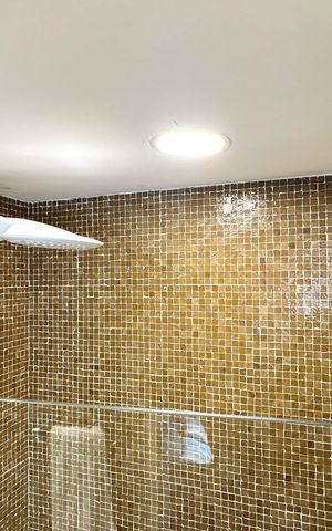 Apartamento à venda com 420m², 4 quartos e 6 vagas Apartamento à venda com 420m², 4 quartos e 6 vagasBanheiro da Suíte 1