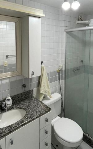 Apartamento à venda com 172m², 3 quartos e 1 vaga Apartamento à venda com 172m², 3 quartos e 1 vagaBanheiro 1