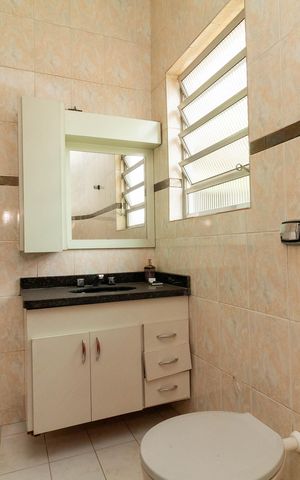 Casa à venda com 650m², 5 quartos e 11 vagas Casa à venda com 650m², 5 quartos e 11 vagasBanheiro da Suíte 3