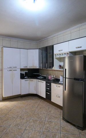 Casa à venda com 156m², 3 quartos e 5 vagas Casa à venda com 156m², 3 quartos e 5 vagasCozinha