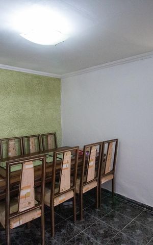 Casa à venda com 156m², 3 quartos e 5 vagas Casa à venda com 156m², 3 quartos e 5 vagasSala