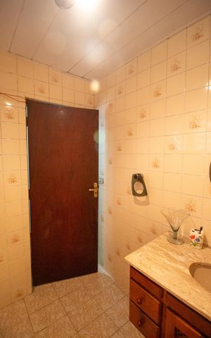 Casa à venda com 156m², 3 quartos e 5 vagas Casa à venda com 156m², 3 quartos e 5 vagasBanheiro de Serviço